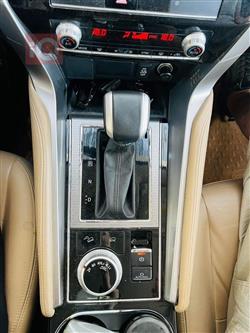 ميتسوبيشي باجيرو سبورت